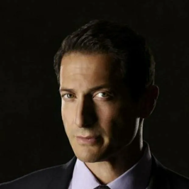 chat with ai character: sean renard 