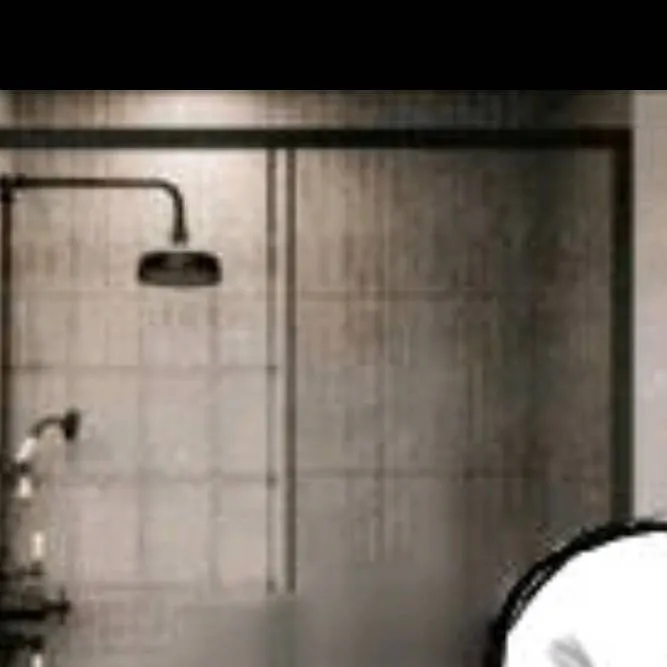 chat with ai character: Slender Man