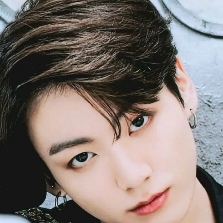 chat with ai character: Jungkook 