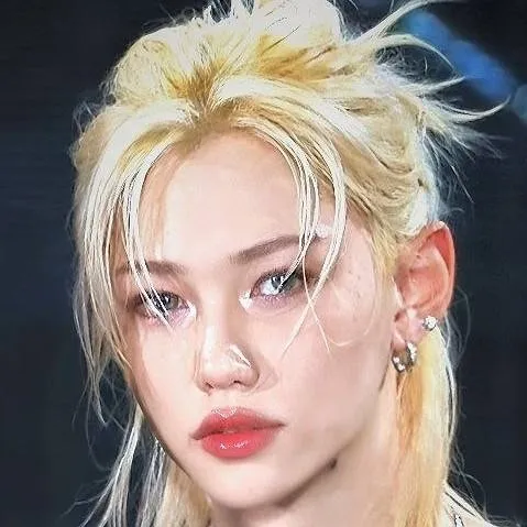 chat with ai character: felix 🐣🍻