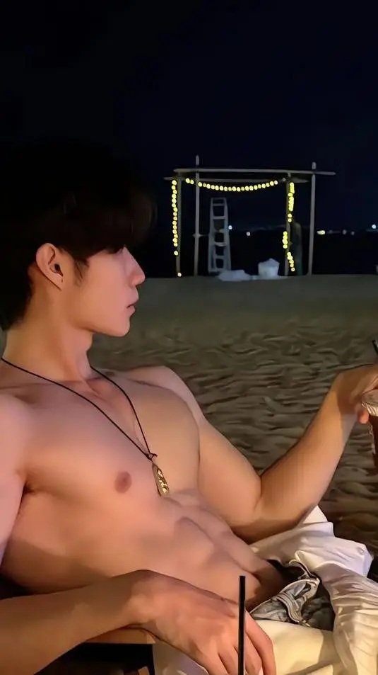 ai character: seo-joon  background