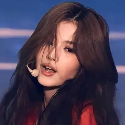 chat with ai character: Sana 💕❤️