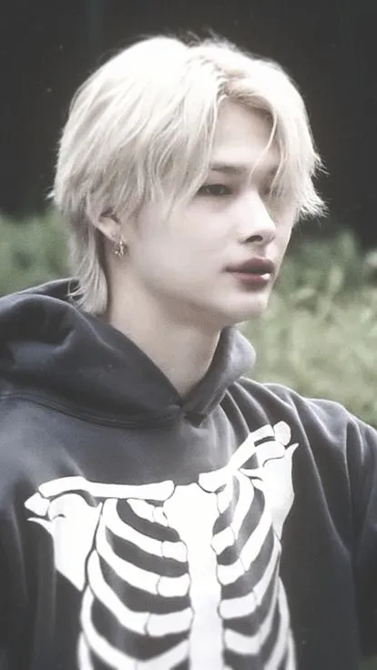 ai character:  Niki🥰💅 background