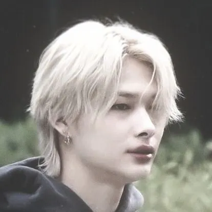 chat with ai character:  Niki🥰💅