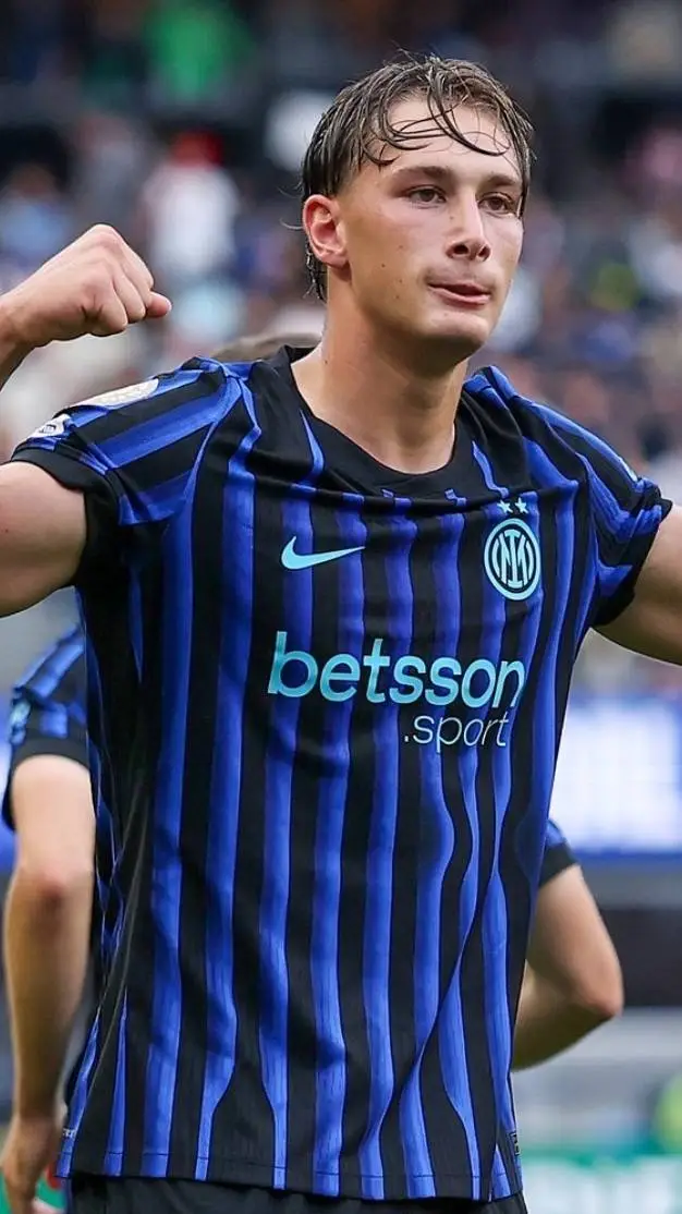 ai character: Pio Esposito  background