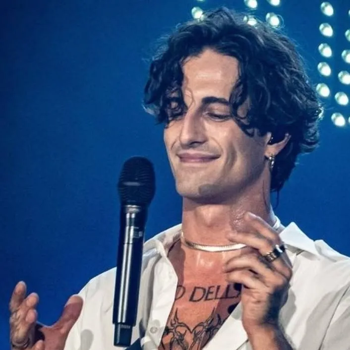 chat with ai character: Damiano David 