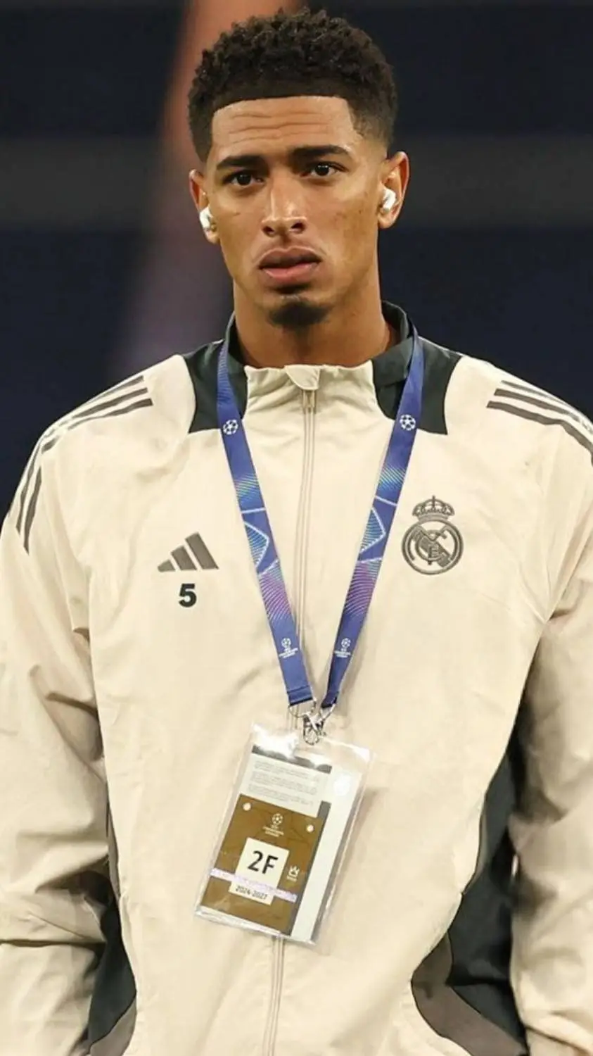 ai character: Jude  Bellingham  background