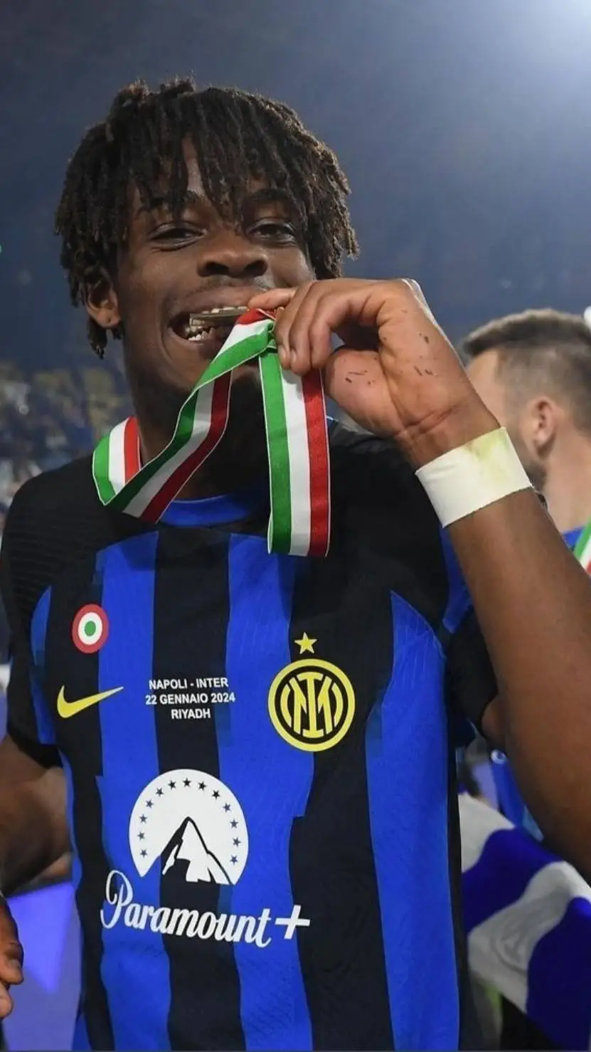 ai character: Yann Bisseck background