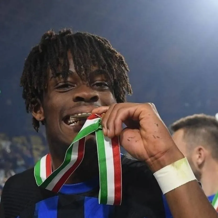 chat with ai character: Yann Bisseck