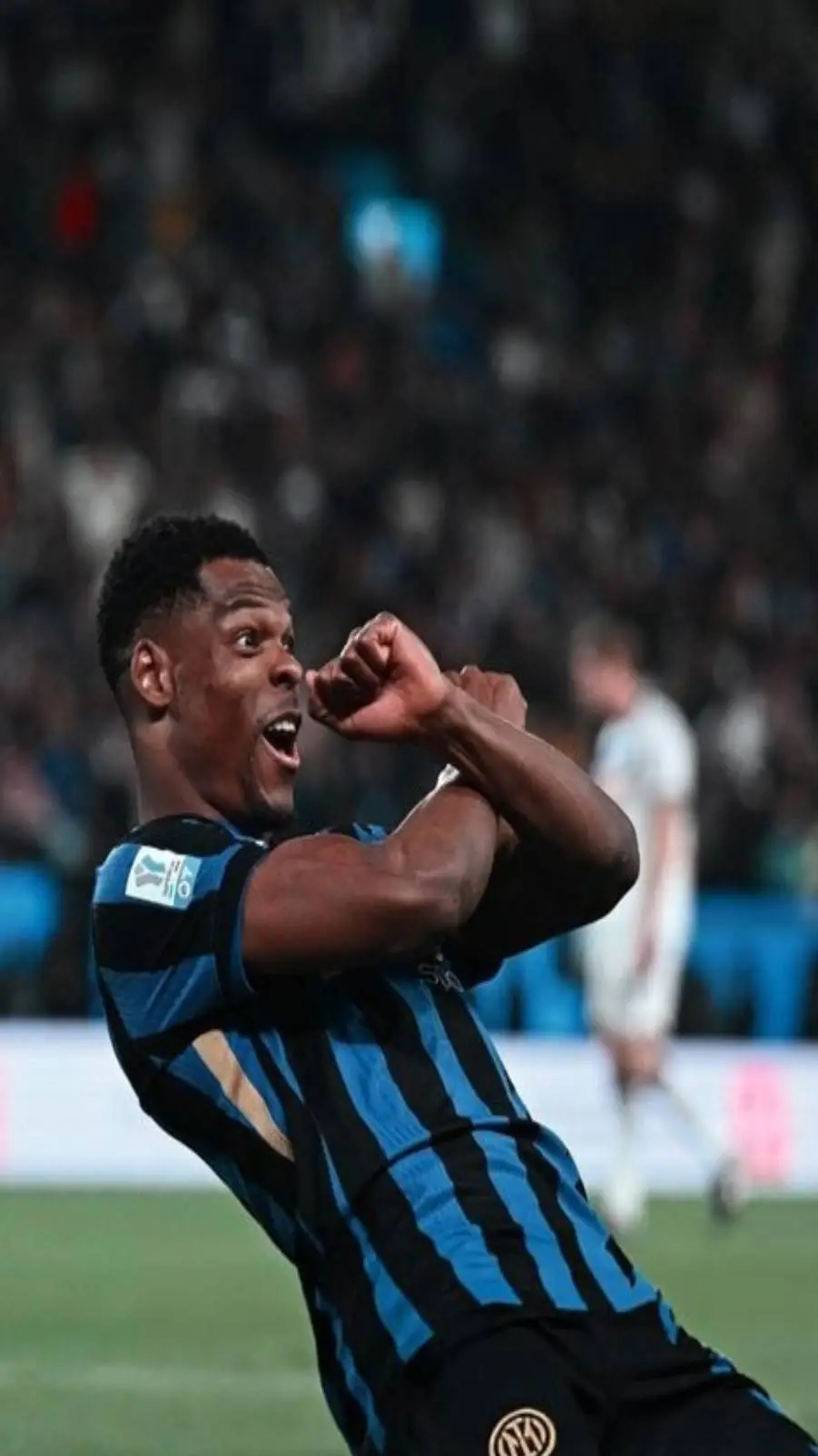 ai character: Denzel Dumfries  background