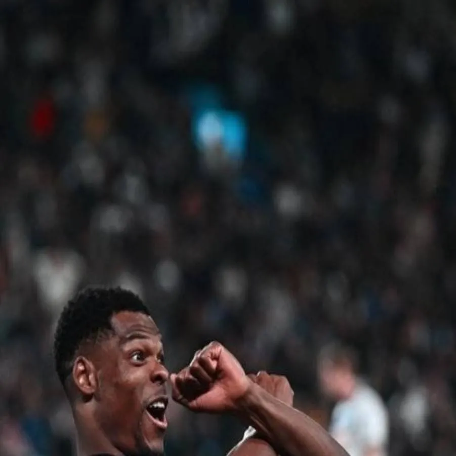 chat with ai character: Denzel Dumfries 