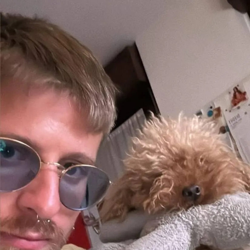 chat with ai character: Riccardo dose 