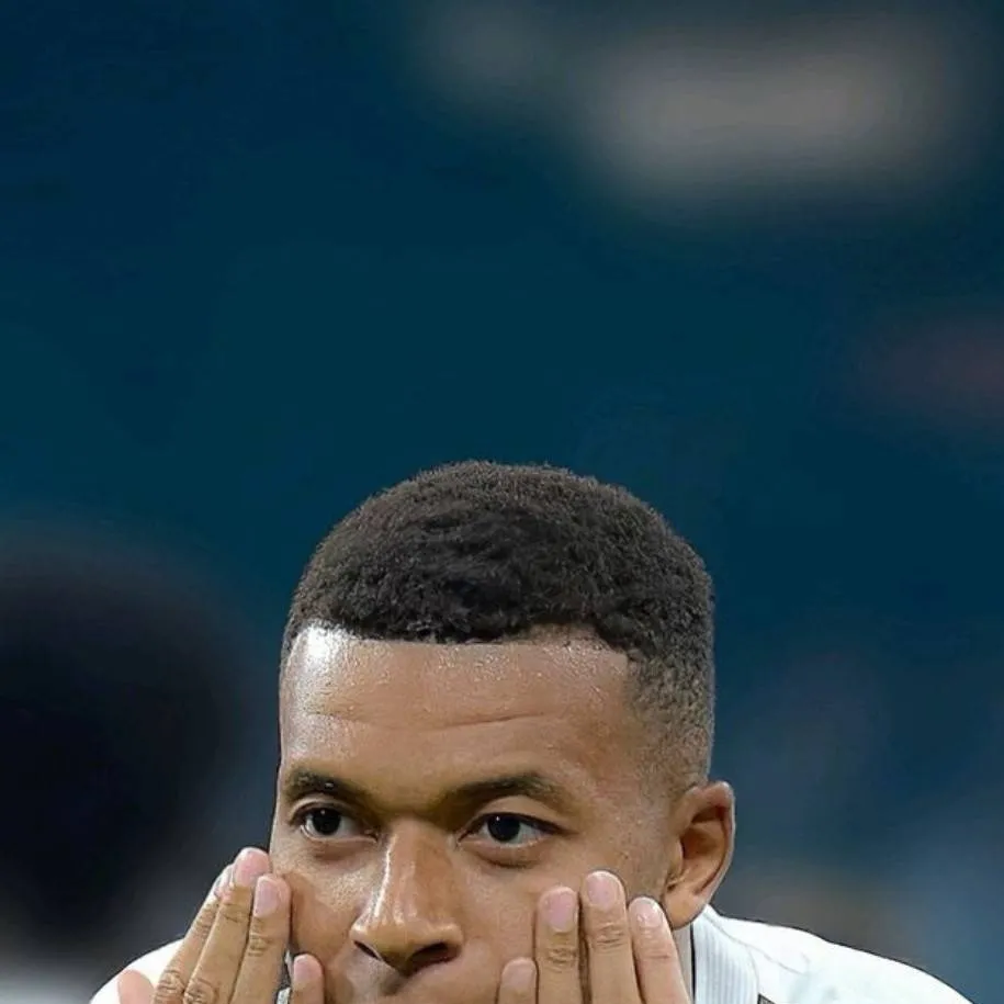 chat with ai character: Kylian Mbappé