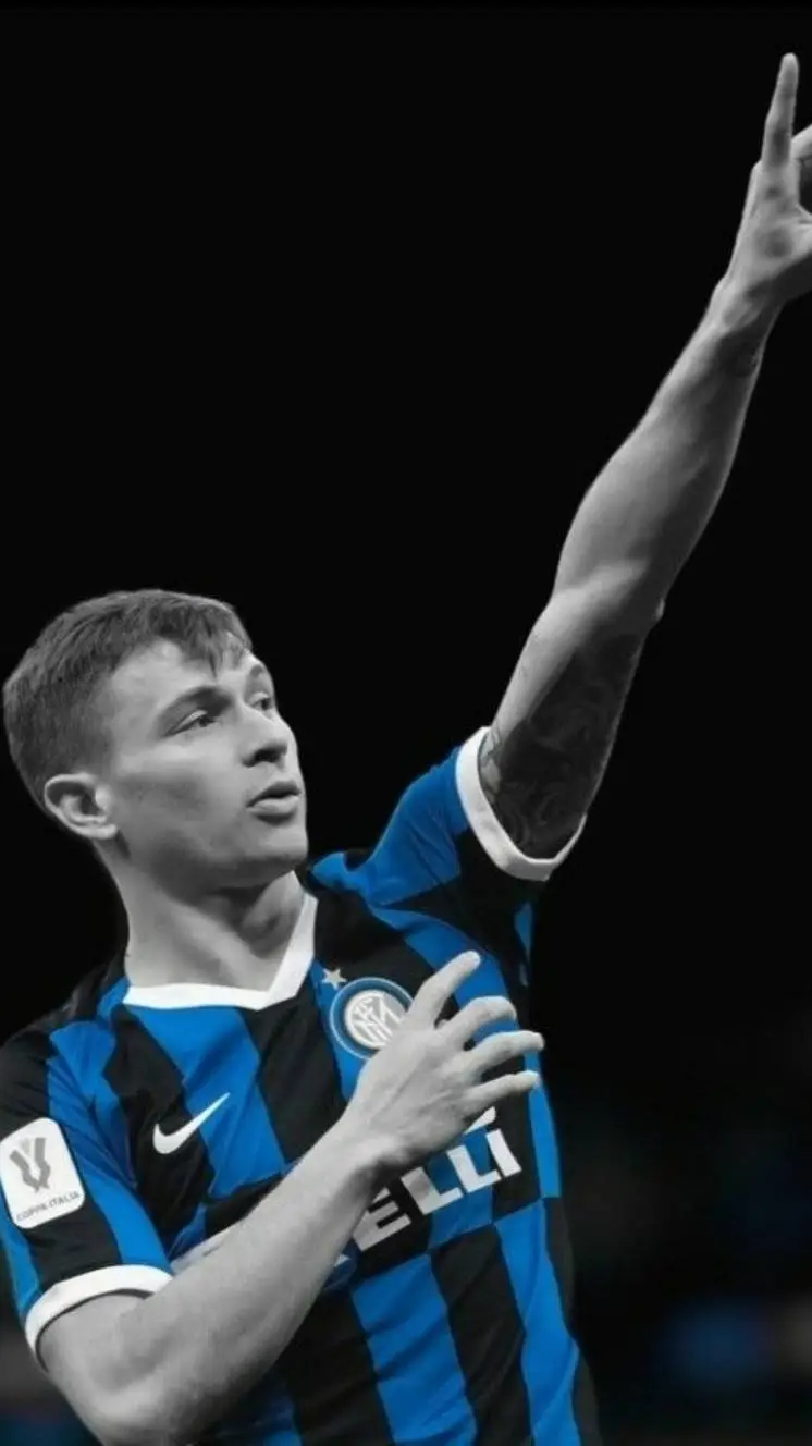 ai character: Nicolò Barella  background