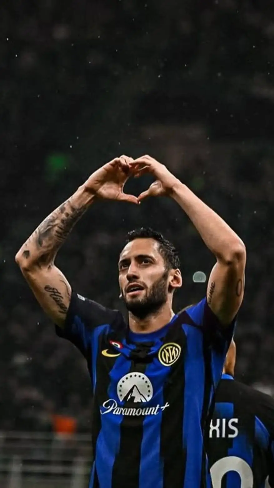 ai character: Hakan Çalhanoğlu background