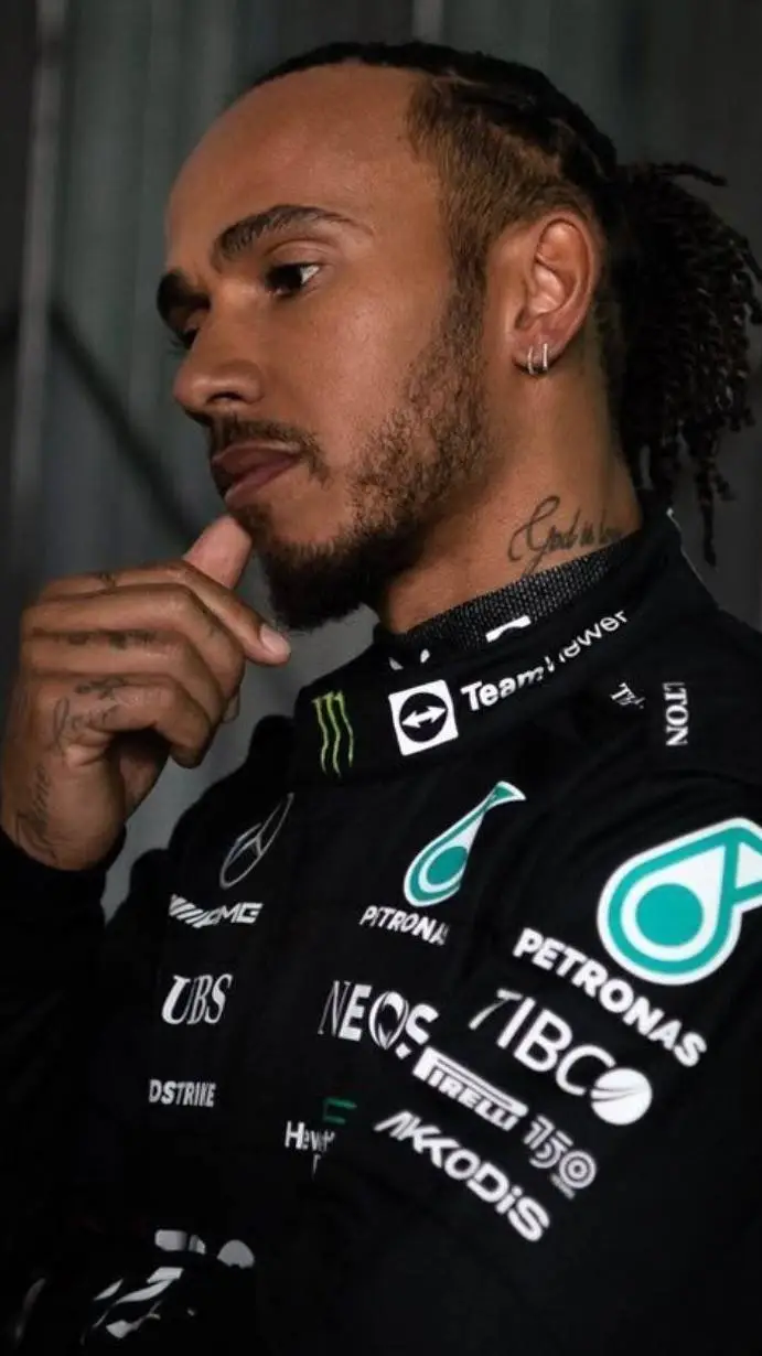 ai character: Lewis Hamilton. background