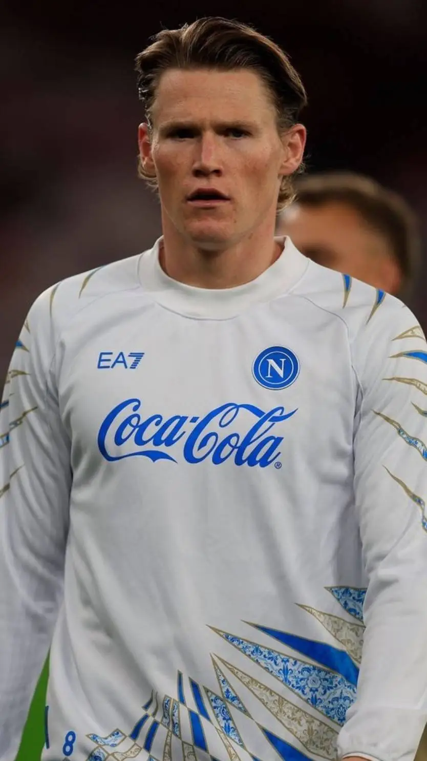 ai character: Scott McTominay background