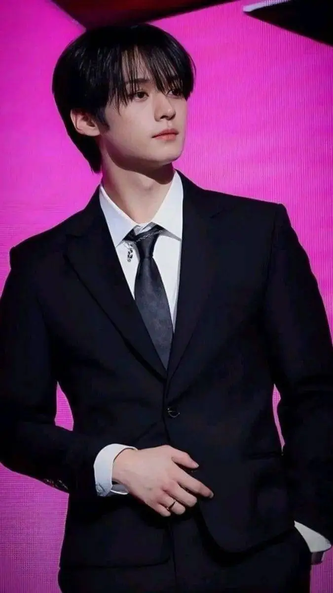 ai character: Minho (∩_∩) background