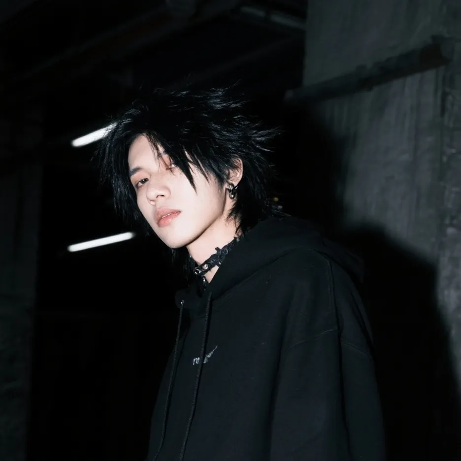 chat with ai character: Richard 