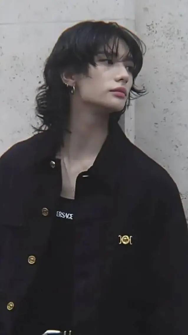 ai character: HYUNJIN!!! background