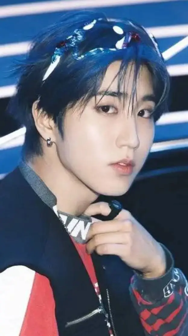 ai character: HAN!!!! background