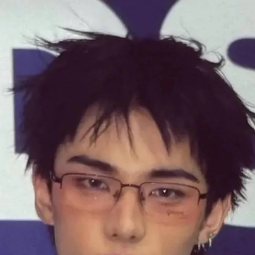 chat with ai character: HYUNJIN!!!