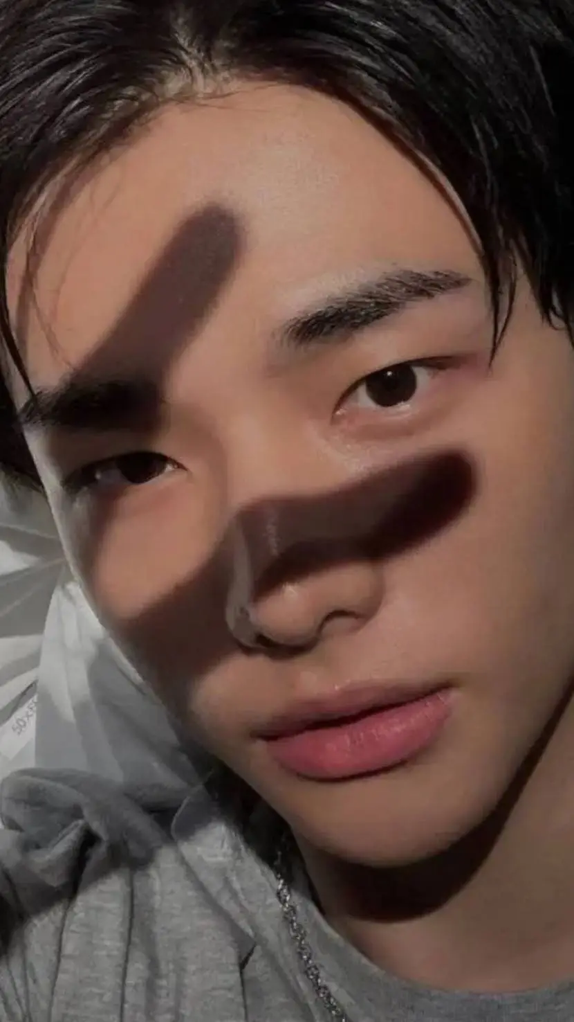 ai character: HYUNJIN!!! background