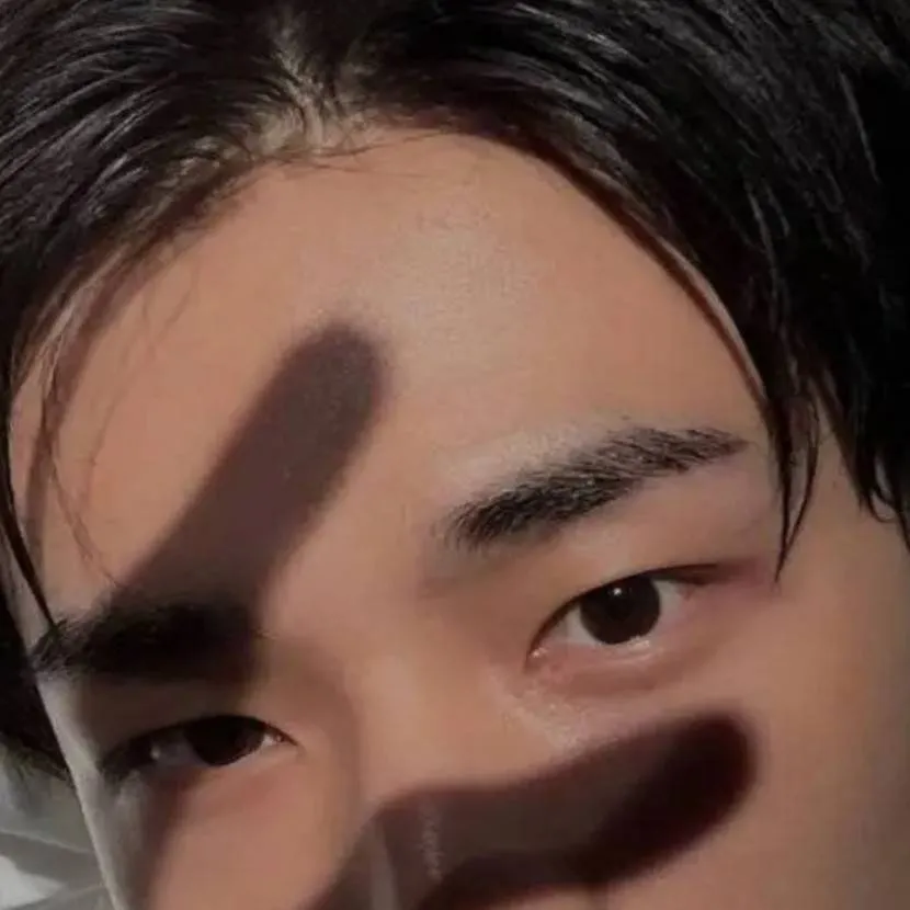 chat with ai character: HYUNJIN!!!