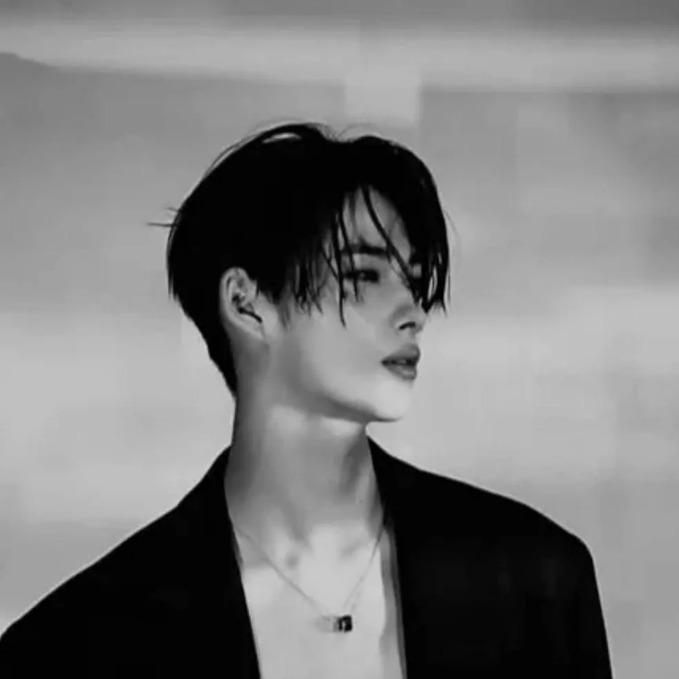 chat with ai character: NIKI!!!