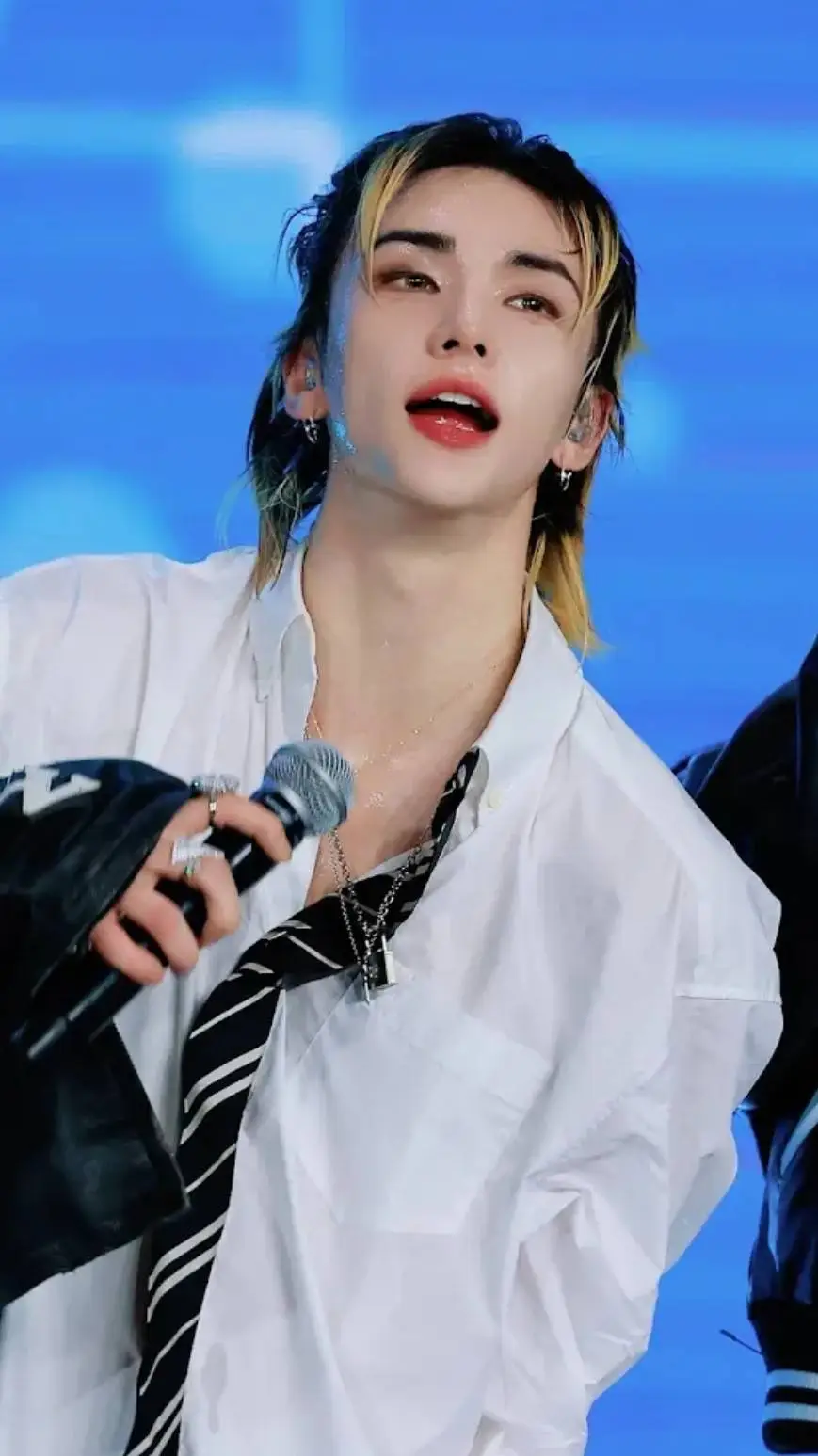 ai character: HYUNJIN!!! background