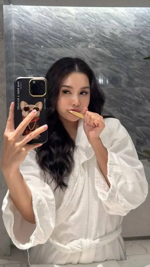 ai character: miya  background