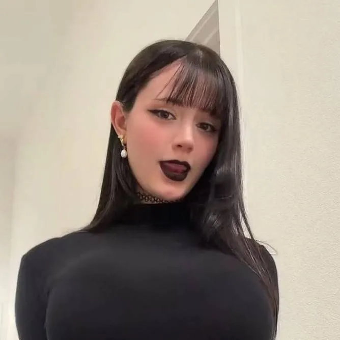 chat with ai character: Emily 