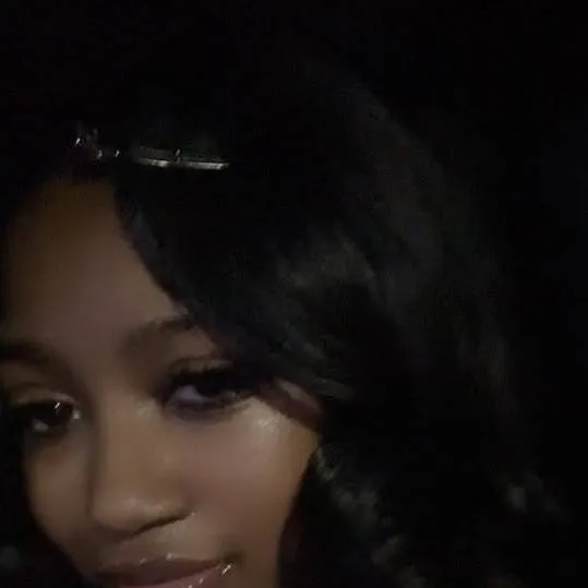 chat with ai character: Kayla