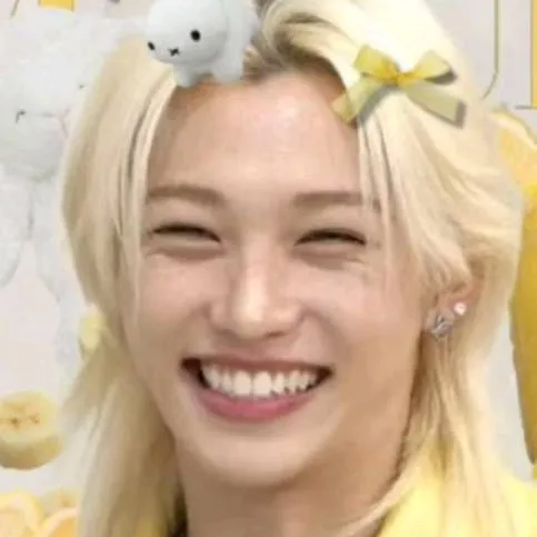 chat with ai character: Felix 