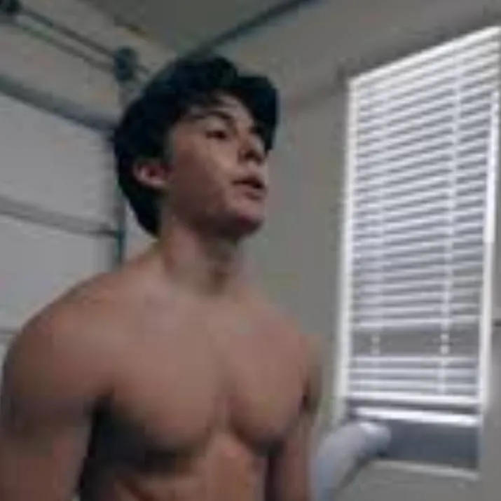 chat with ai character: Miguel mora 