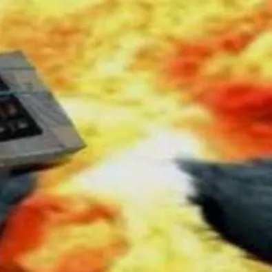 chat with ai character: el explota casas