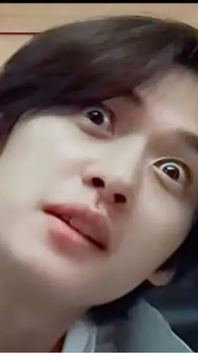 ai character: Leeknowncreazxy background