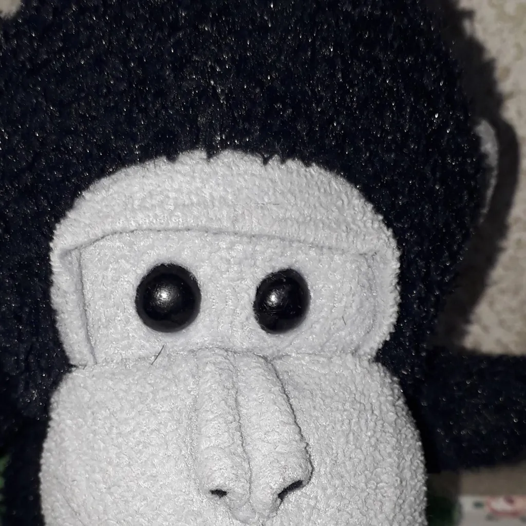 chat with ai character: monin