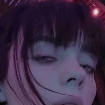 chat with ai character: Billie eilish 