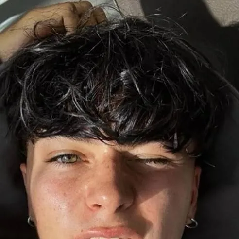 chat with ai character: Lucas