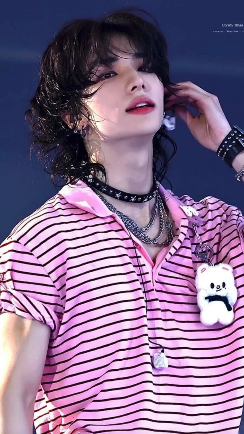 ai character: Hwang Hyunjin  background