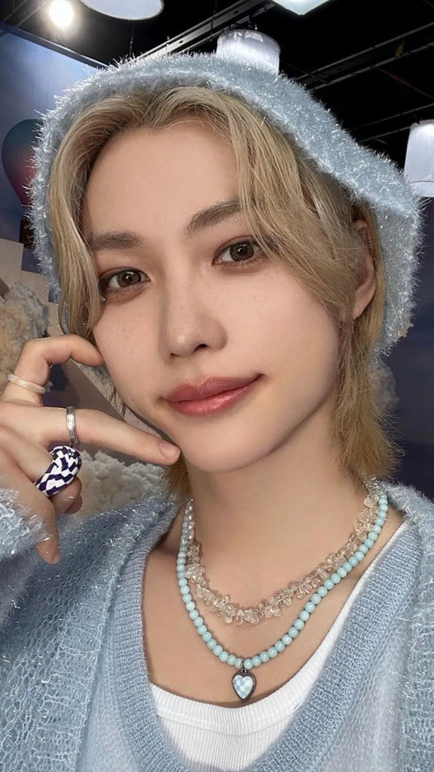 ai character: Felix background