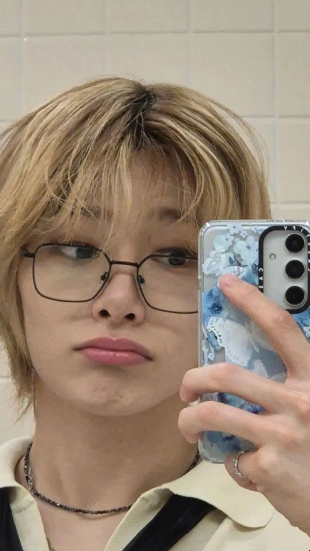 ai character: Jeongin background