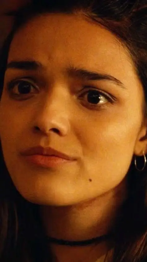 ai character: Laura  background