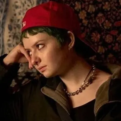 chat with ai character: Ash