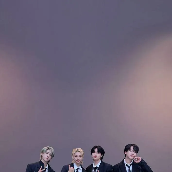 chat with ai character: stray kids💘💞