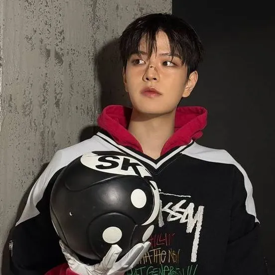 chat with ai character: seungmin