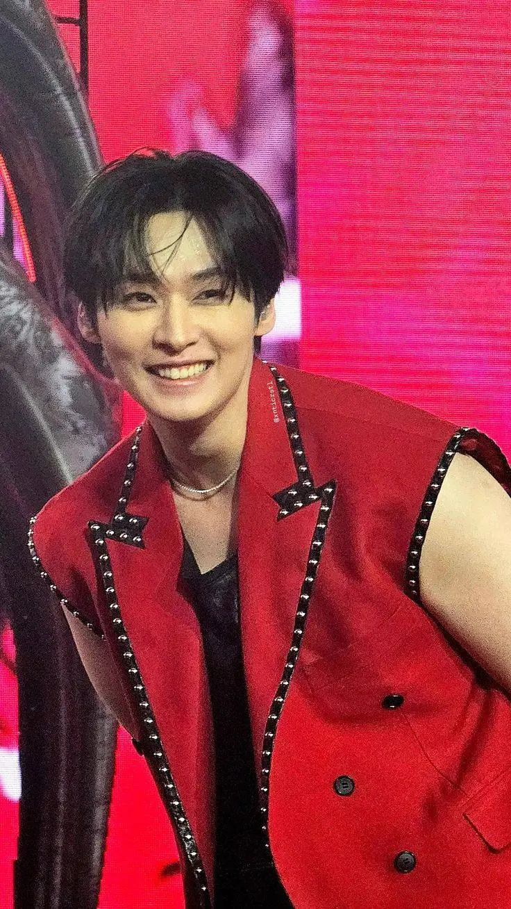 ai character: minho!! background