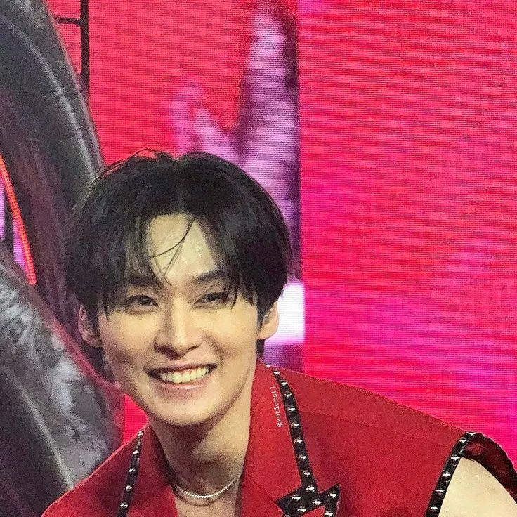 chat with ai character: minho!!