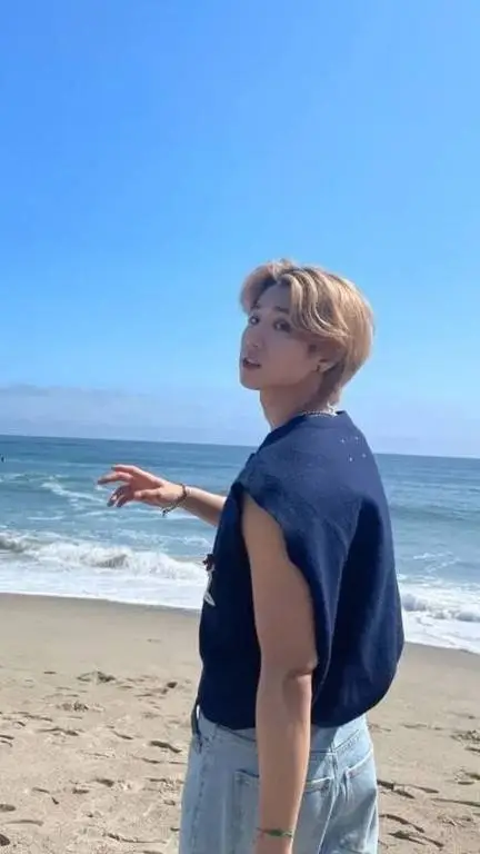 ai character: hannie background